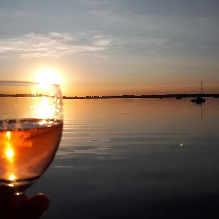 Mueritz - Apartmenthaus Zur Mueritz 아파트